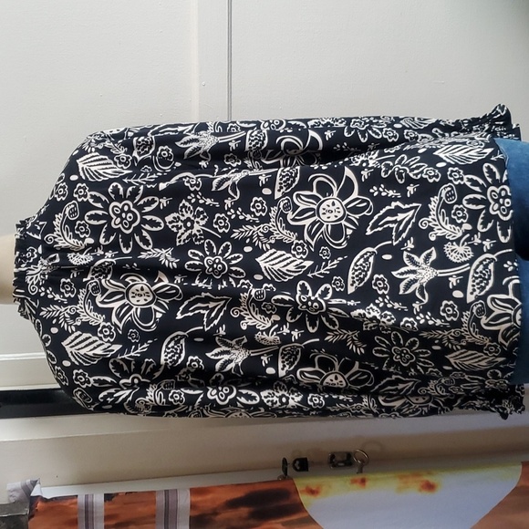 Adrianna Papell long sleeve tie V neck blouse size XL - Picture 4 of 11